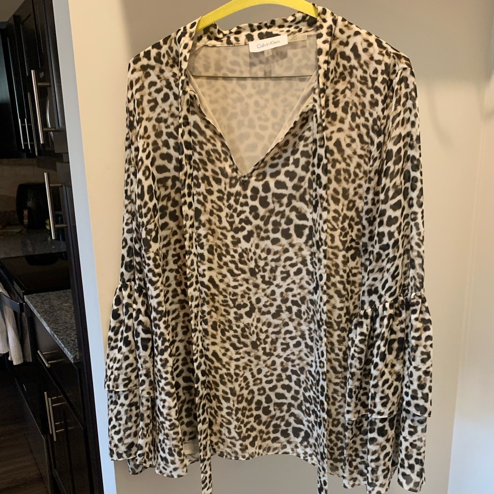 Leopard Calvin Klein Blouse w/ Ruffle Sleeves.